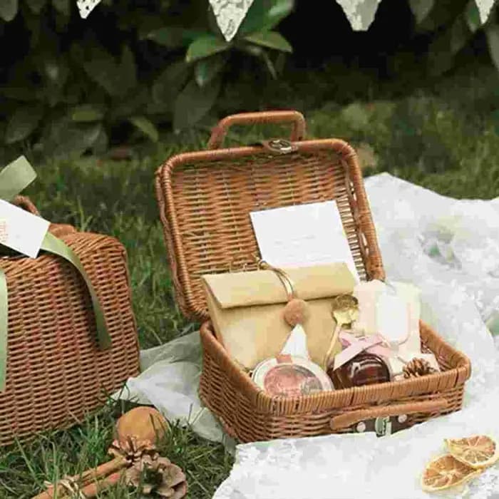 Mir de Rangement Vintage en Rotin