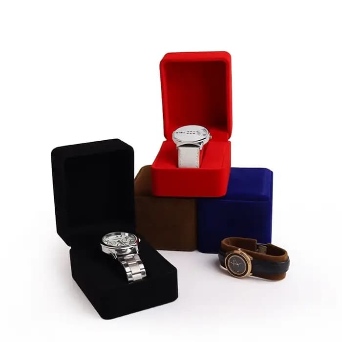 Boîte de montre en velours avec coins arrondis