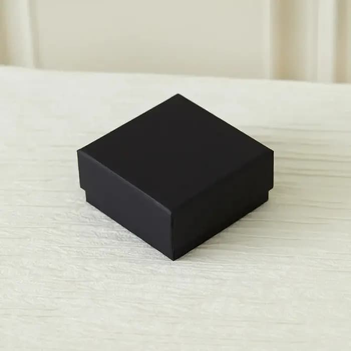 Paquet de 32 boîtes à bijoux en papier kraft noir 7x7x2