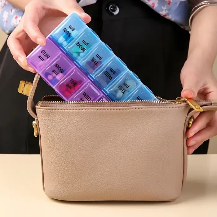 Boîte à médicaments pratique à 14 compartiments