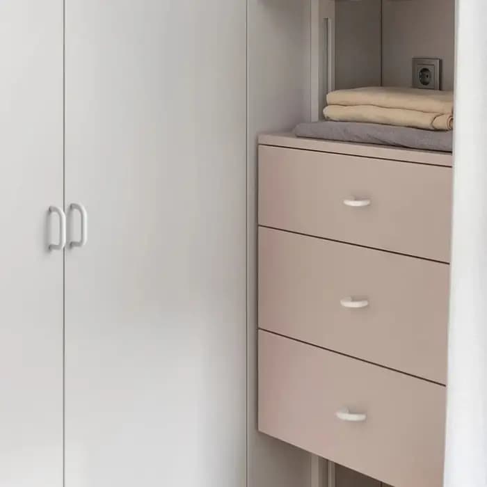 Poignées de meuble blanches et vertes pour armoire