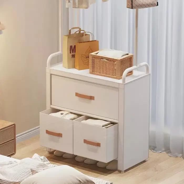 Porte-vêtements sur pied en métal