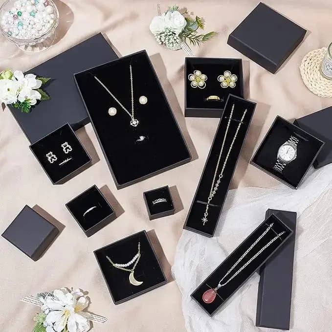 Présentoir de bijoux carré noir