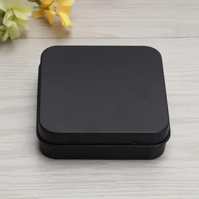 Petite boîte carrée en fer portable
