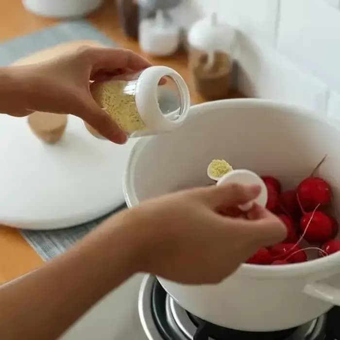 Pot à épices rond avec couvercle