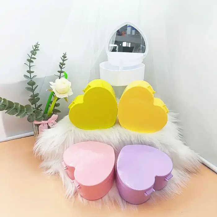 Miroir en forme de coeur bureau