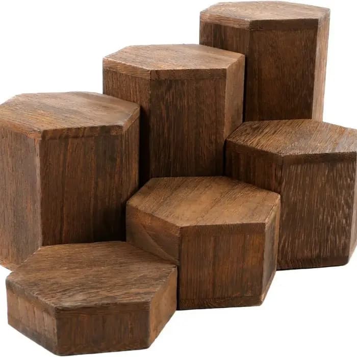 Présentoir Hexagonal en bois de 6 pièces adapté à la présentation de bijoux et d'accessoires
