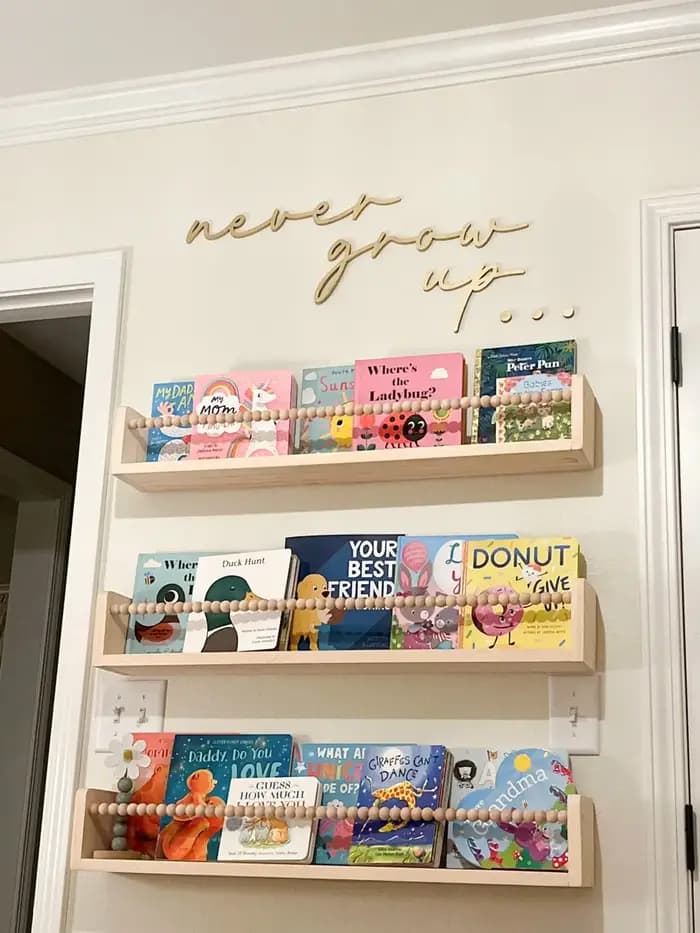 Bibliothèque flottante perlée pour enfants