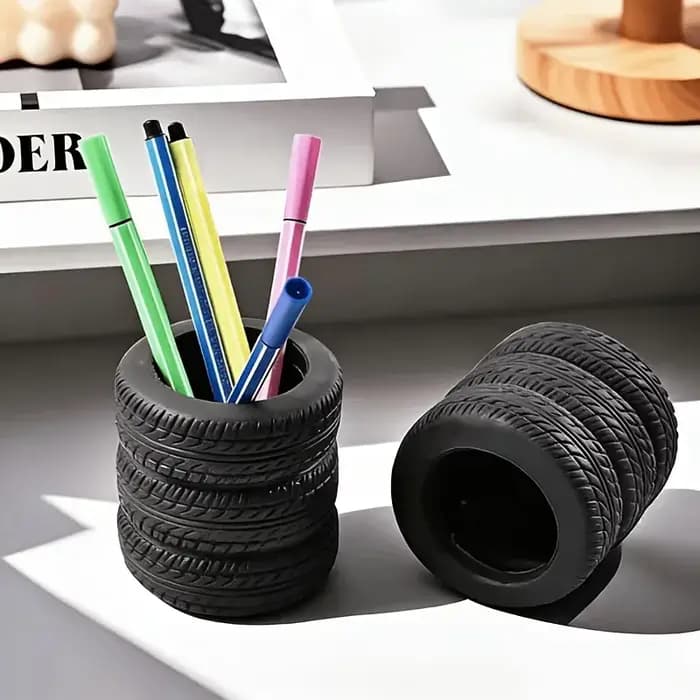 Porte-stylo en forme de carreaux