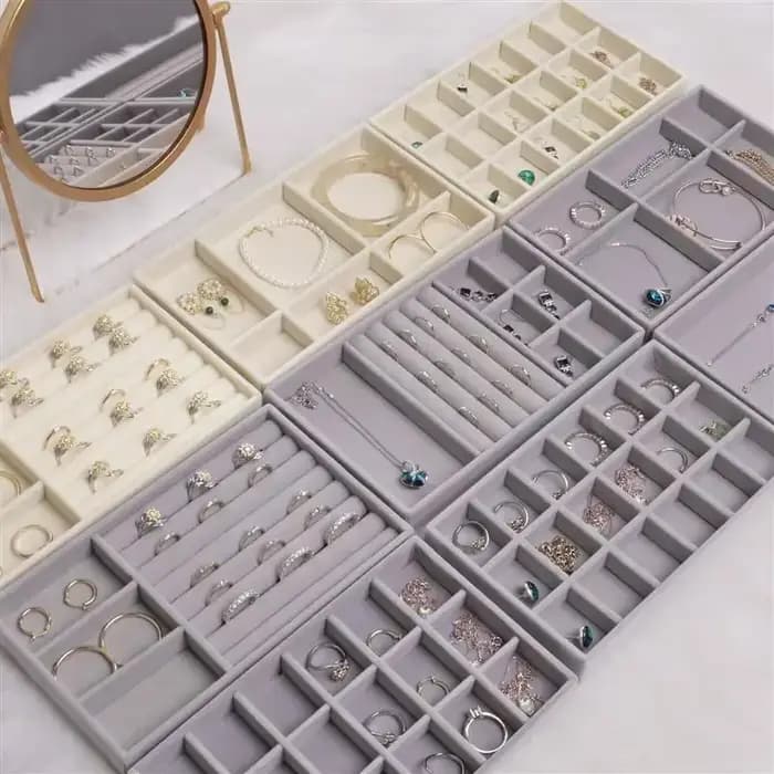 Boîte de rangement de bijoux en velours améliorée