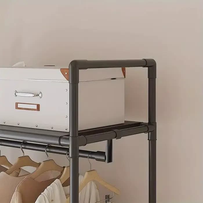 Support de rangement pour vêtements avec roulettes