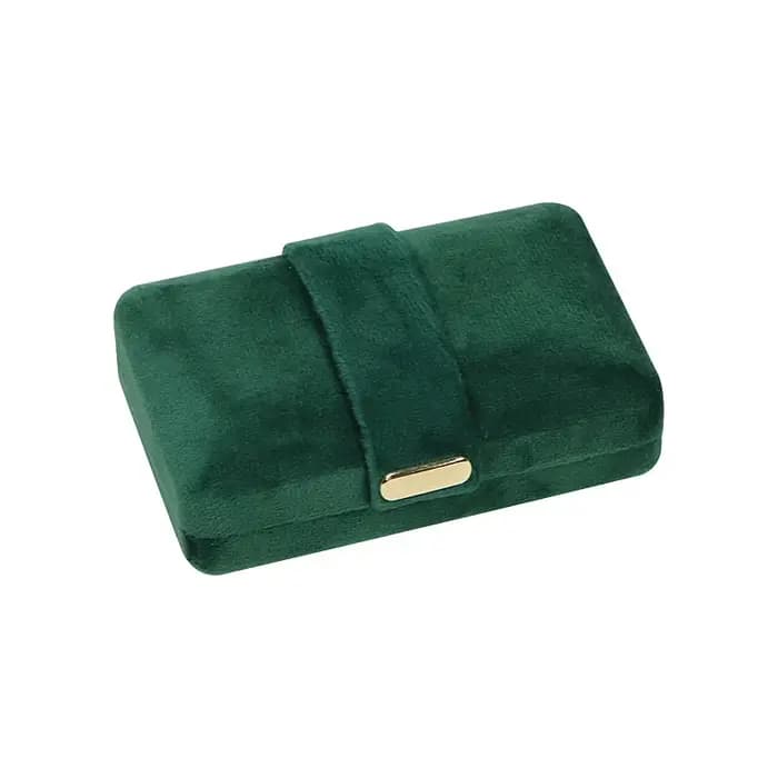 Boîte à bijoux pour bagues en velours avec boucle dorée arrondie