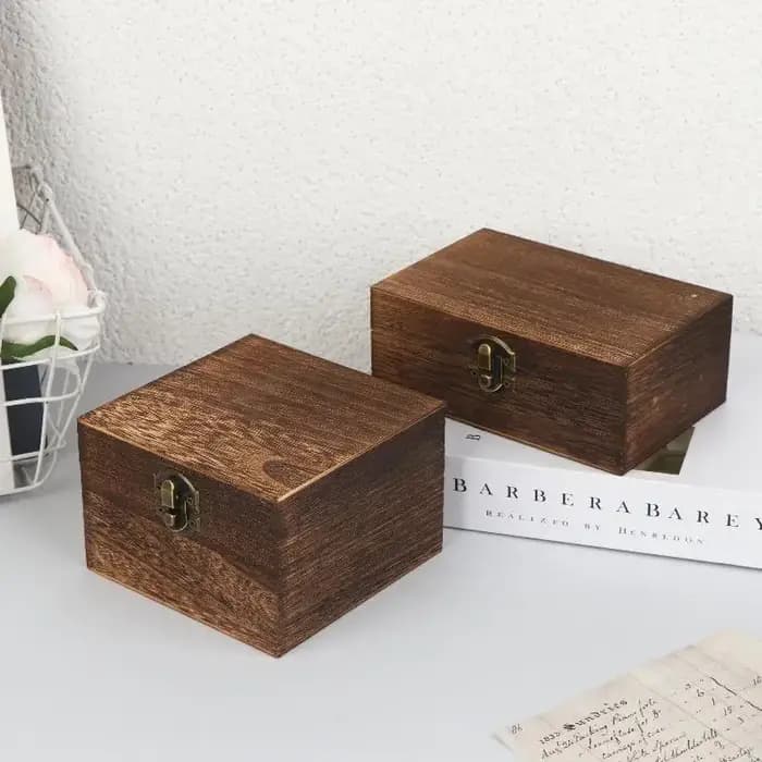 Boîte en bois vintage avec couvercle