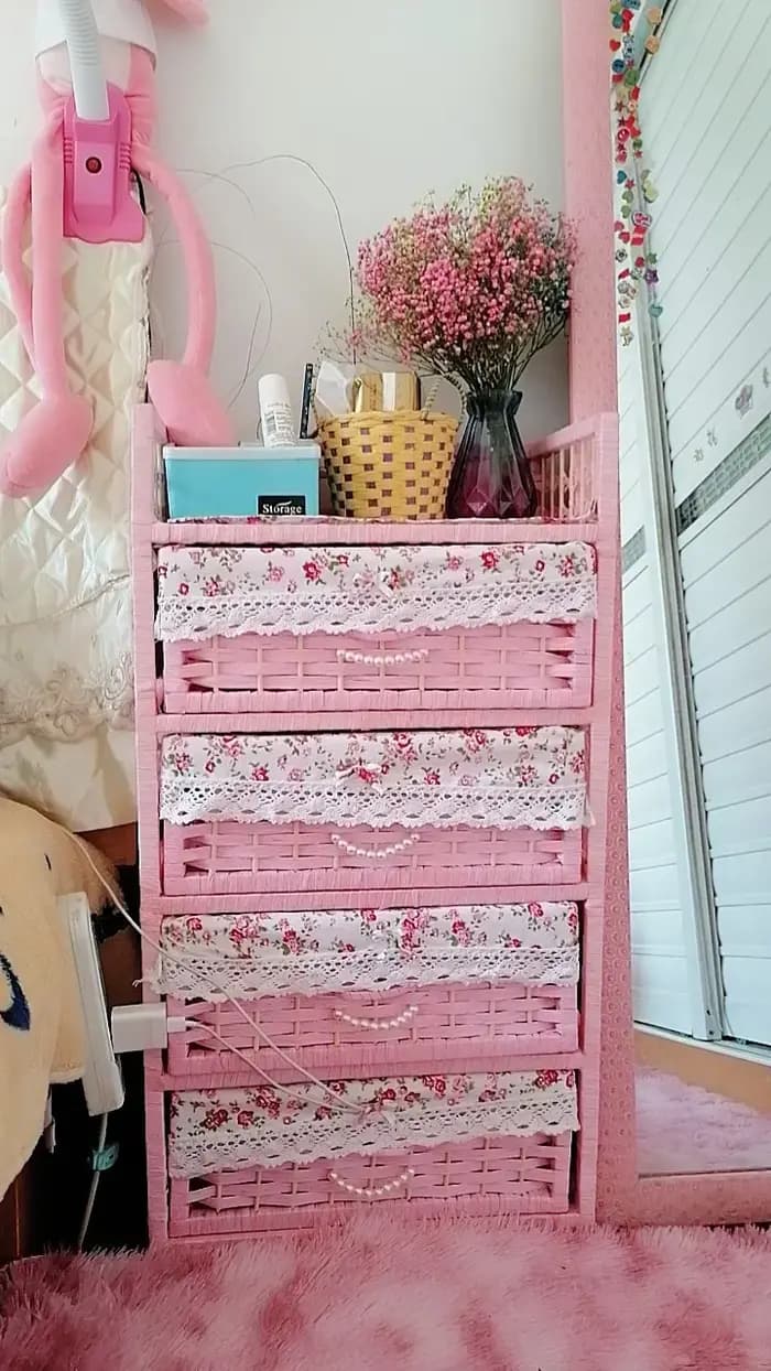 Armoire de rangement tissée en paille classique