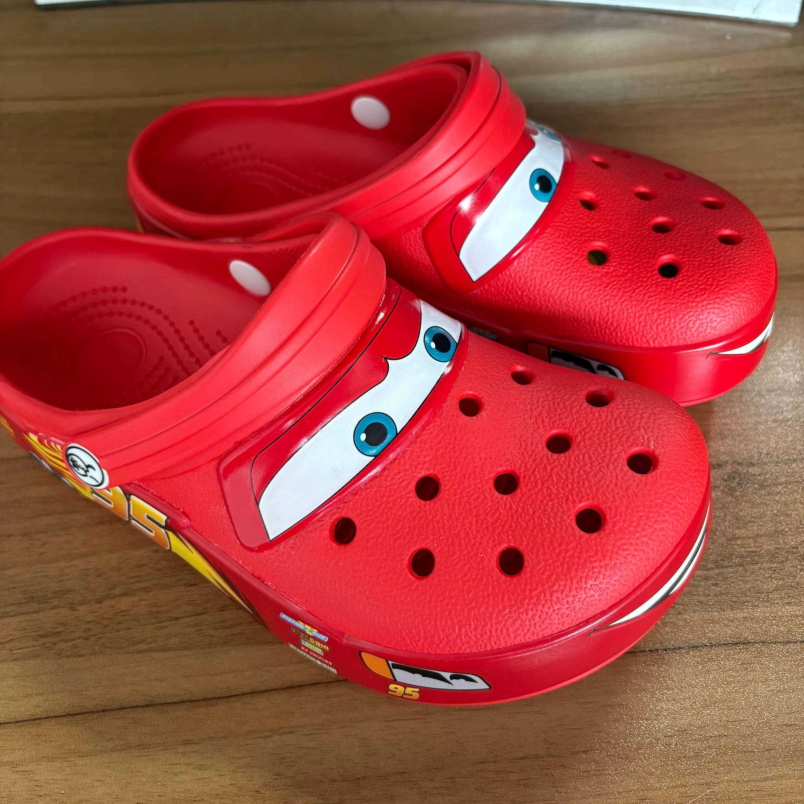 Pantoufles en peluche Disney Cars Mcqueen 95 pour hommes, chaussures chaudes d'hiver pour la maison,