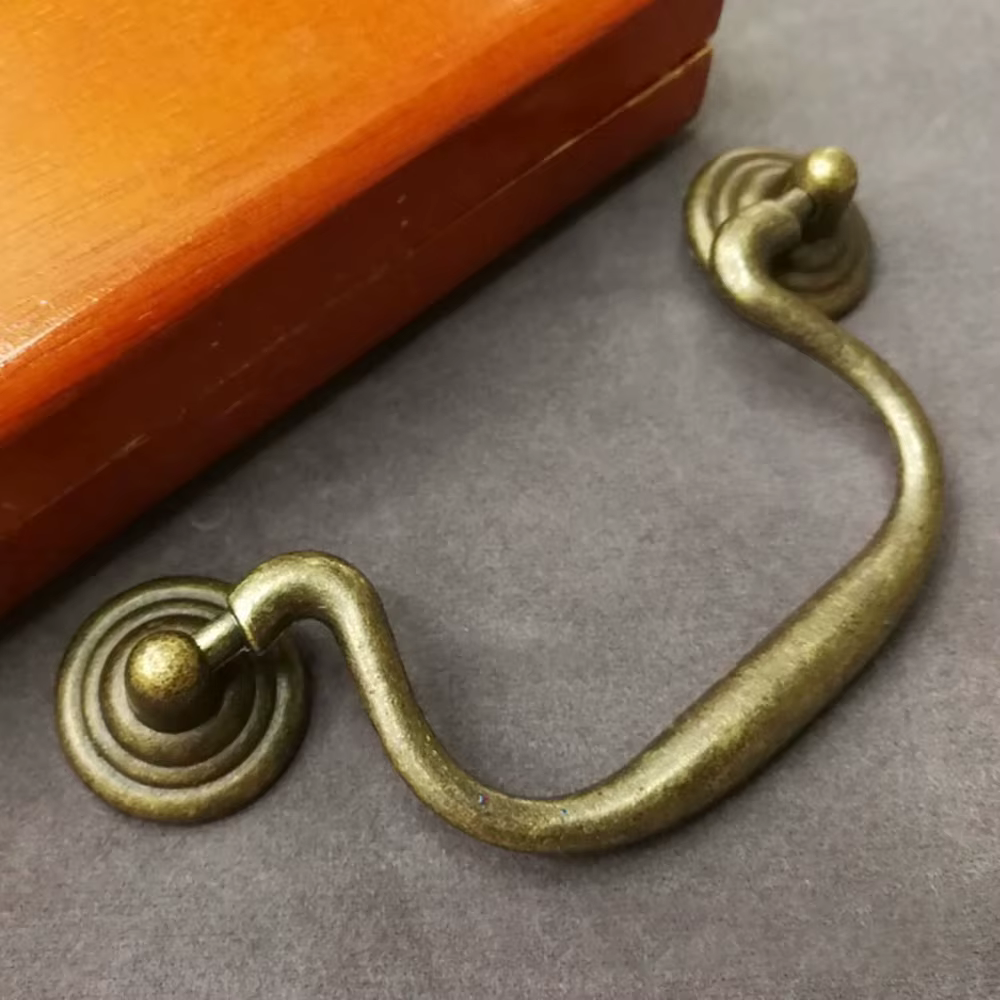 Lèvent de porte en bronze pour armoire, meubles vintage, armoire antique, MELrib, bureau Foy, armoir