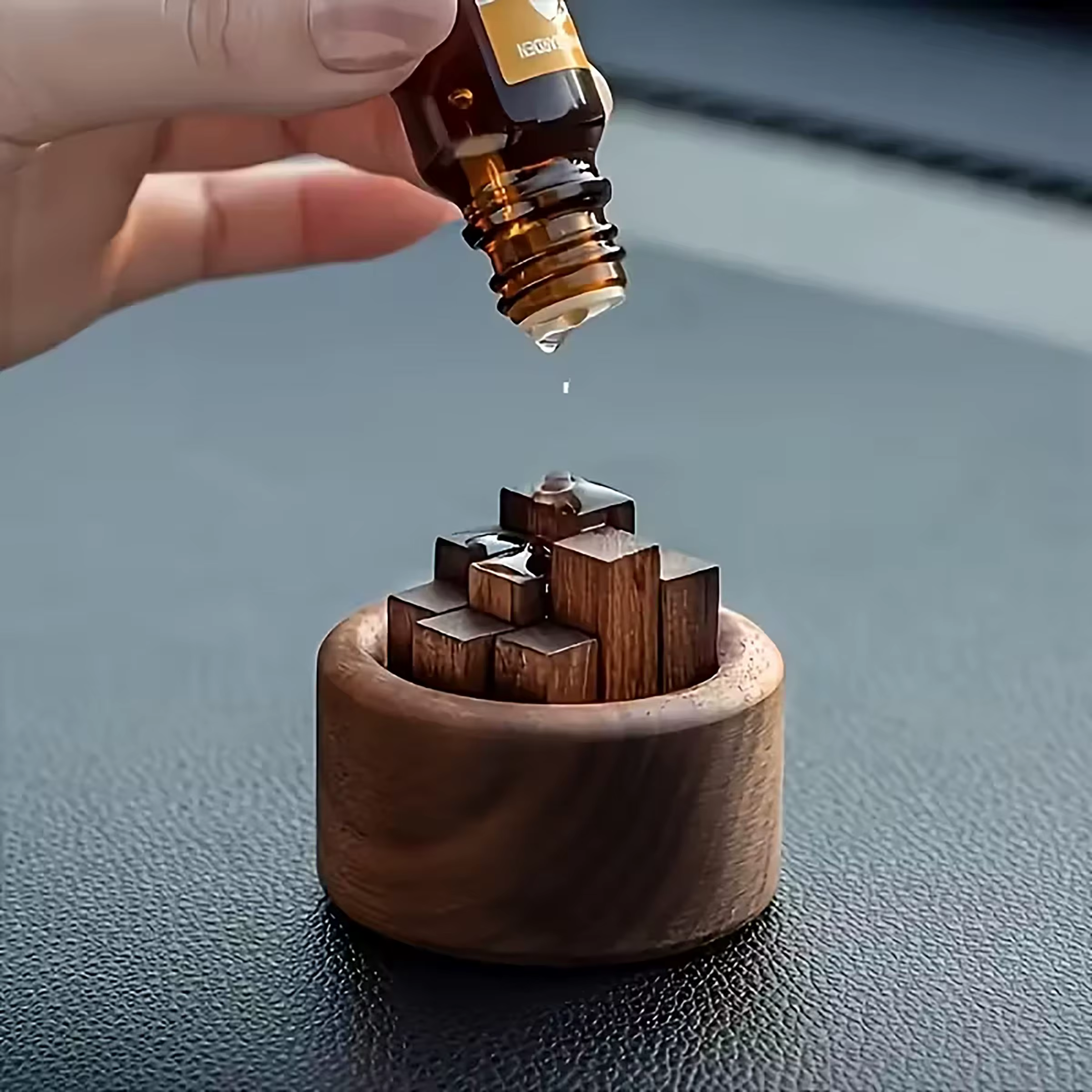 Un coffret de diffuseurs d'huiles essentielles, diffuseur d'huiles essentielles en bois, diffuseur c