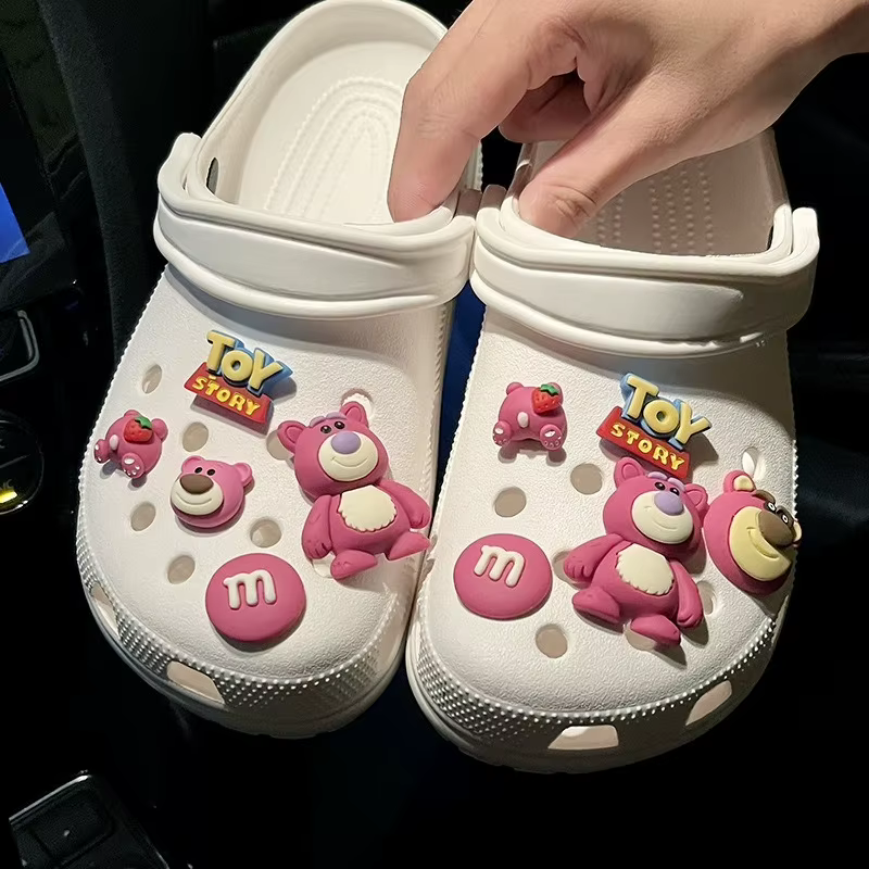 Lot de 10 breloques pour chaussures Disney Ourson Fraise pour filles et femmes, accessoires détachab