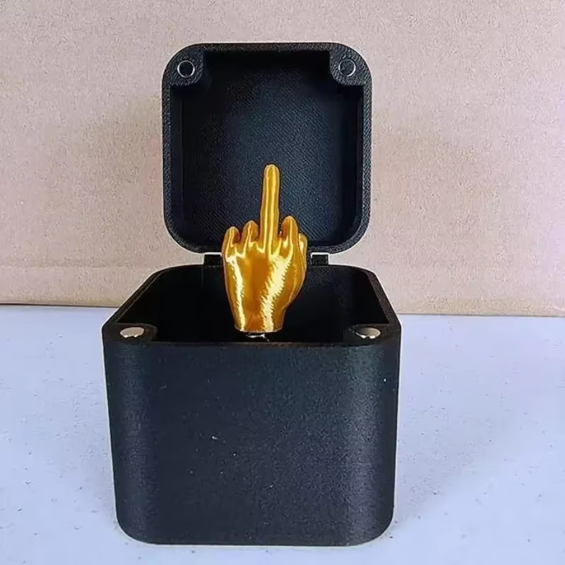 Coffret cadeau ennuyeux avec vis, grandes coffrets cadeaux ennuyeux, boîte à vis de farces, Figurine