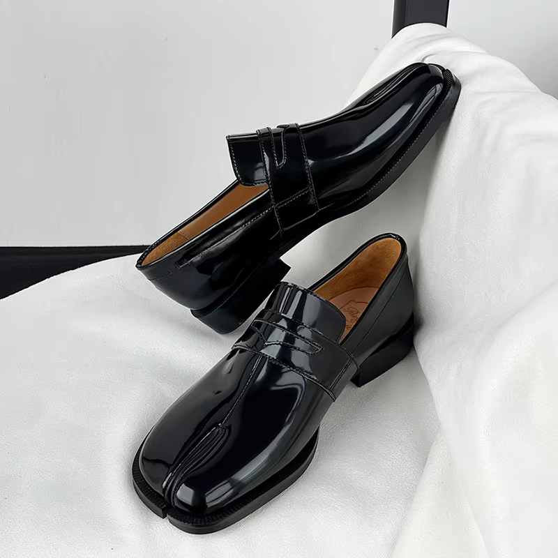 Chaussures en cuir souple à l'offre elles souples pour femmes, mocassins fendus, mocassins Tabi, cha