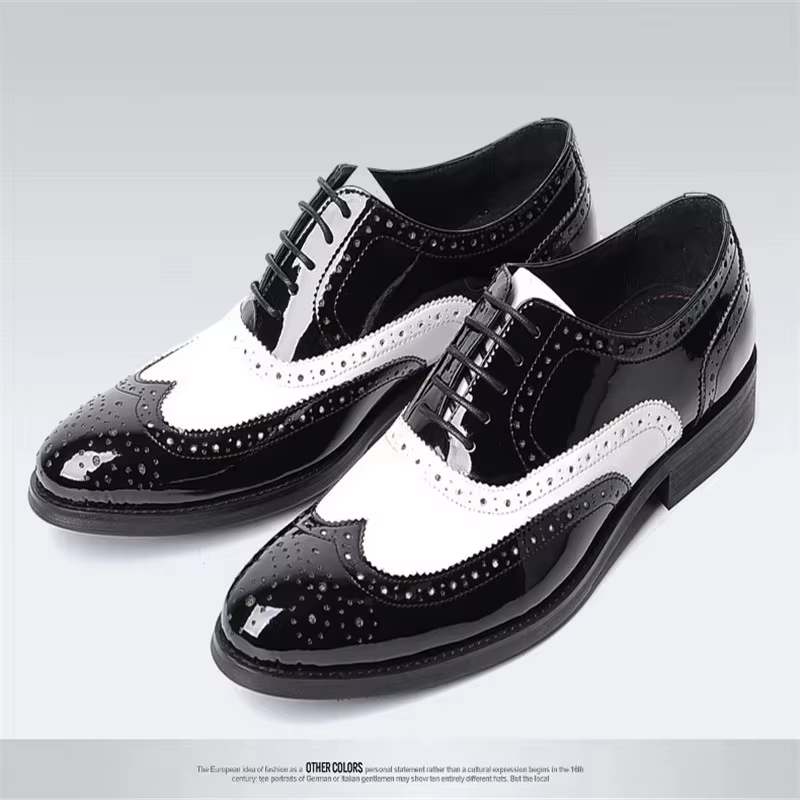 Chaussures en cuir de style européen pour hommes, chaussures en cuir à bout pointu sculpté, cuir ver