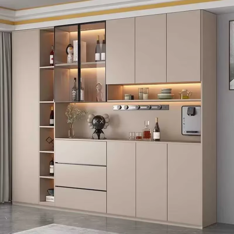 Buffet autoportant avec portes en verre et portes de proximité