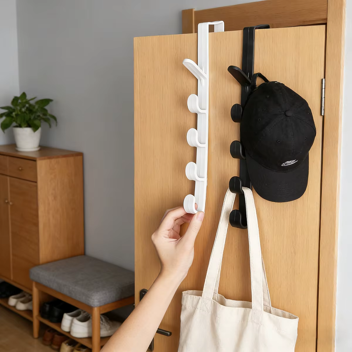 Porte-manteau à accrocher derrière la porte