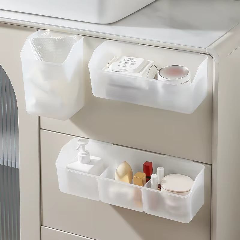 Panier de rangement suspendu pour porte d'armoire