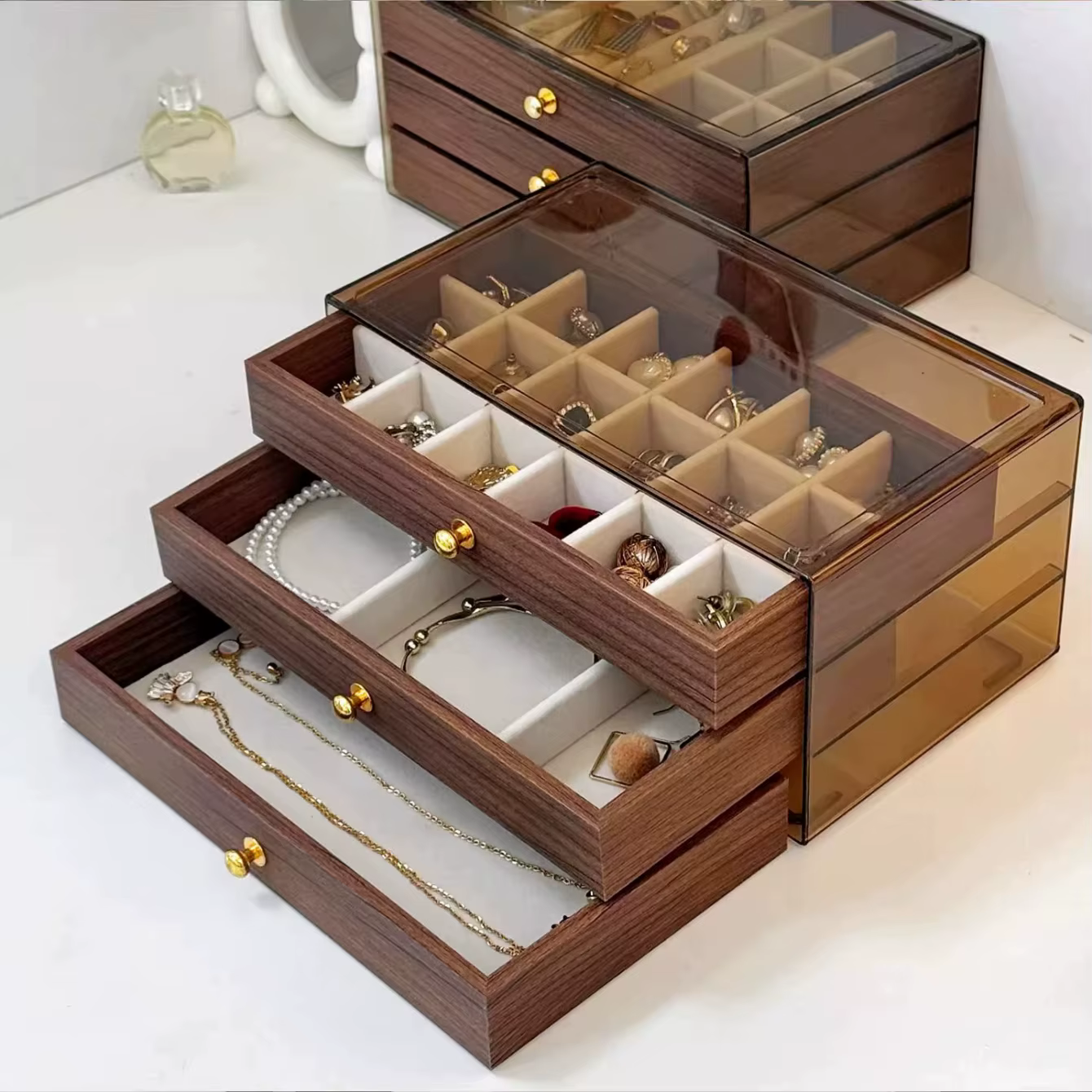 Boîte à bijoux en bois de noyer
