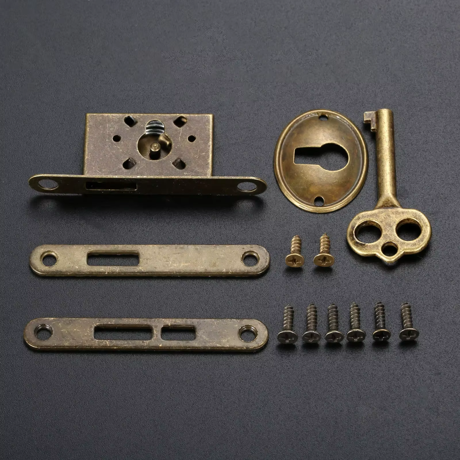 Boîte à bijoux en bois rétro