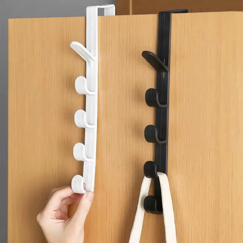 Derrière la porte patère cintre