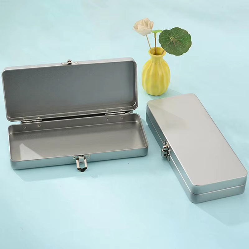 Boîte rectangulaire en métal gris argenté Durable avec couvercle