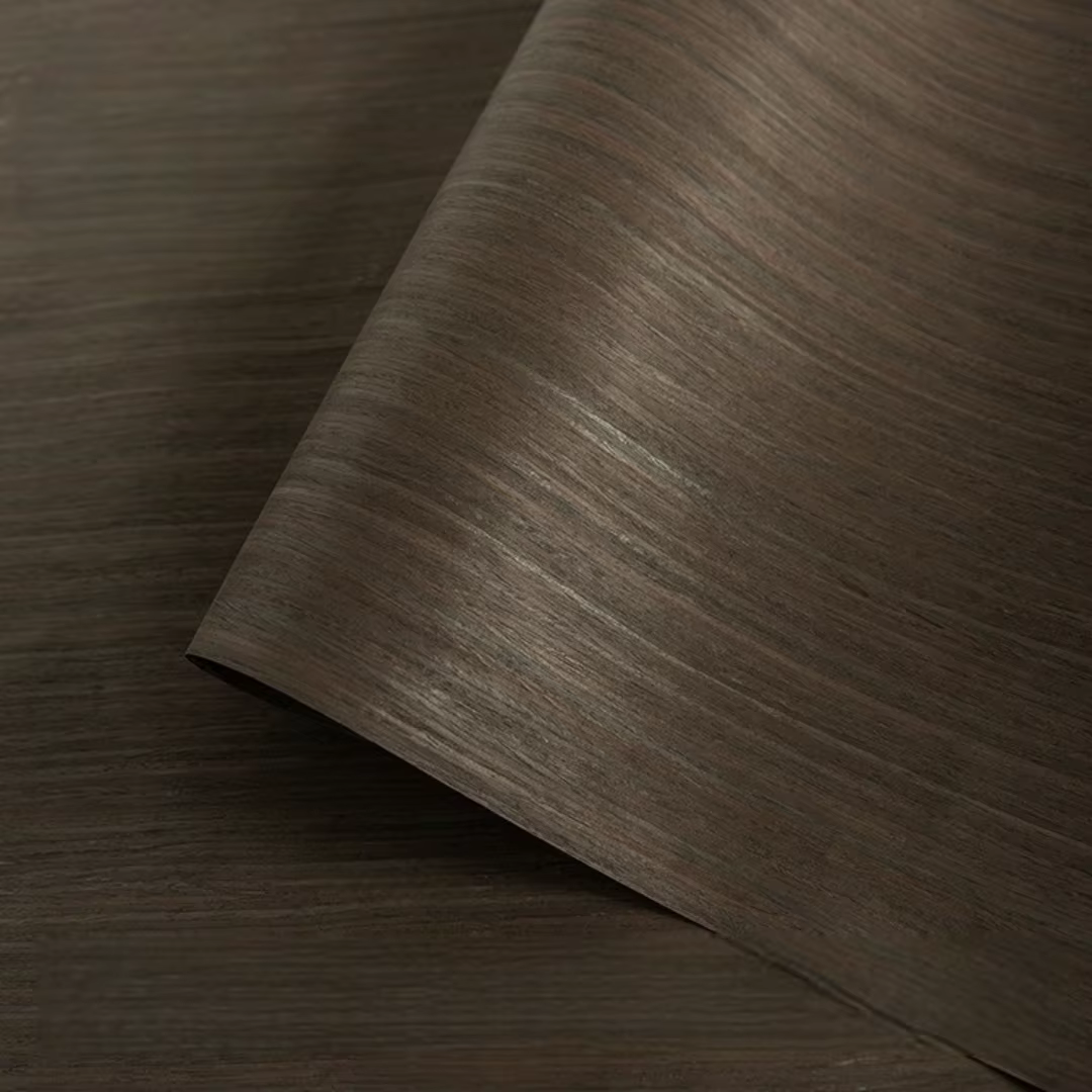 Placage de bois reconstitué en chêne noir 58x250cm