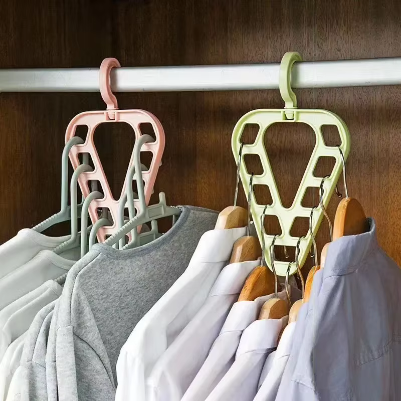 Cintres rotatifs T1 pour le rangement des vêtements