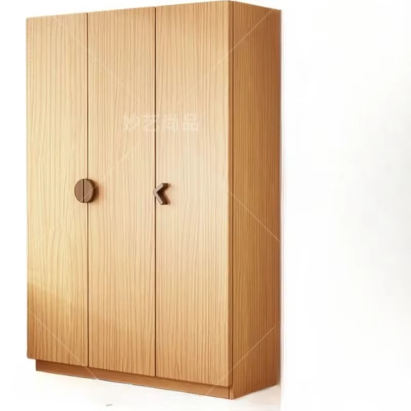 Armoire en bois artisanale