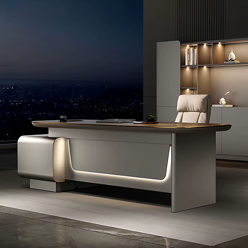 Bureau de jeu sur pied