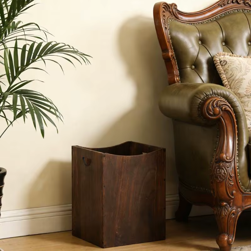 Poubelle en bois dotée d design d'une texture naturelle