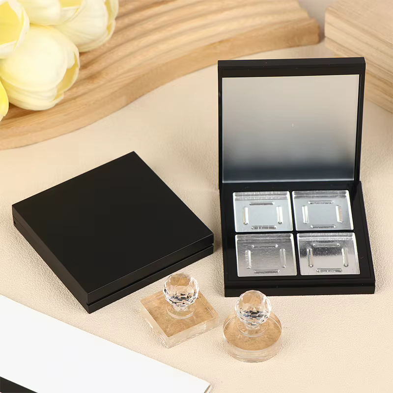 Boîte de support de Palette de cosmétiques magnétique vide à 4 grilles