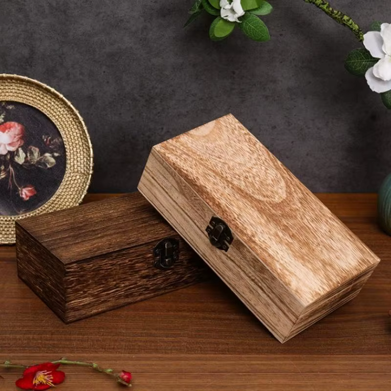 Boîte en bois vintage avec serrure sécurisée